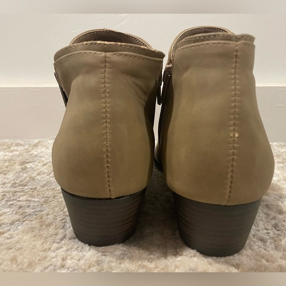 Jbu Women's Triumph Boots Taupe Color Side Zip- JB17TRI54 Size 8.5M - Picture 7 of 13